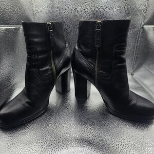 Frye Black Leather Heeled Boots size 6.5